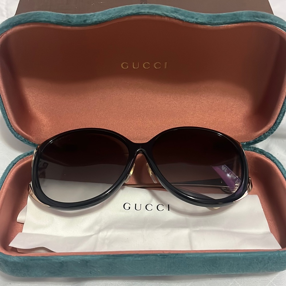 Gucci sunglasses - Picture 1 of 5